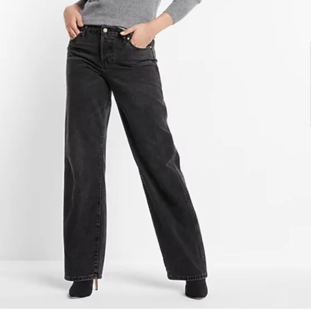 EXPRESS RELAXED STRAIGHT LOW RISE JEANS